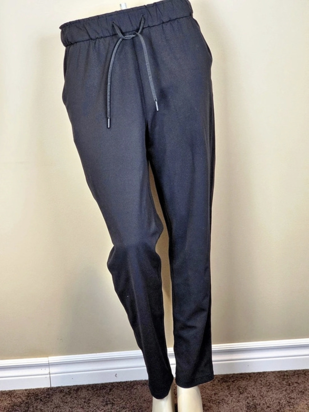 Lululemon Keep Moving Pant 7/8 High-Rise Full-On Luxtreme 27" – Black, Size 6